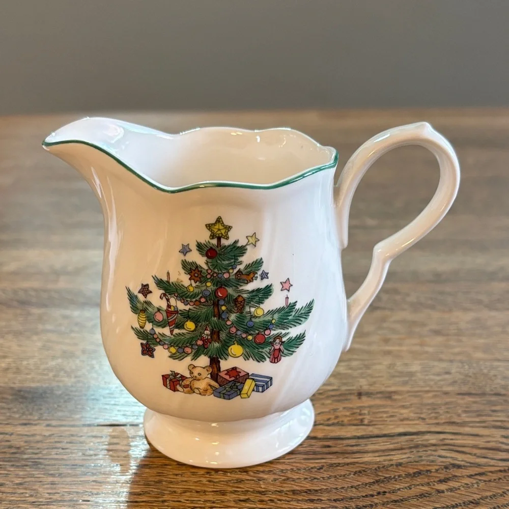 Nikko Happy Holidays Sugar and Creamer Set with Christmas Tree Design Like New! - Picture 8 of 10